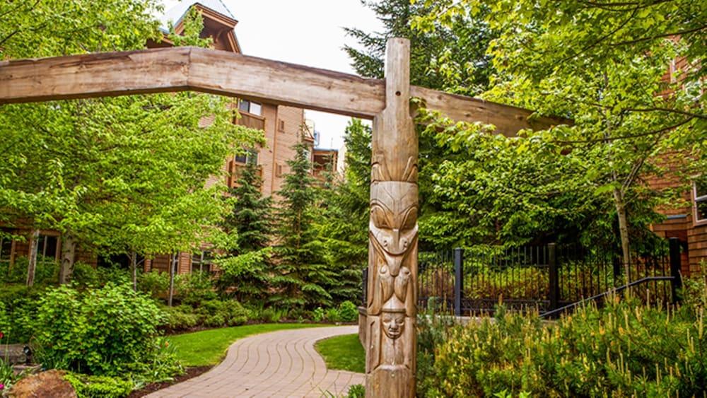 Hilton Grand Vacations Club Whistler Hotell Eksteriør bilde